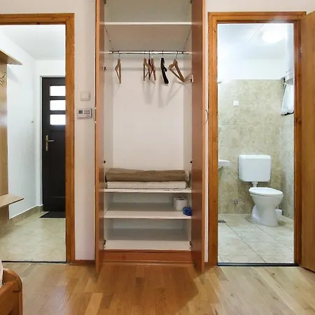 Hodoseri Vadaszhaz Hotel *