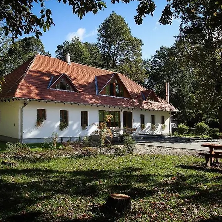 Hodoseri Vadaszhaz 酒店 Bakonyszentlaszlo