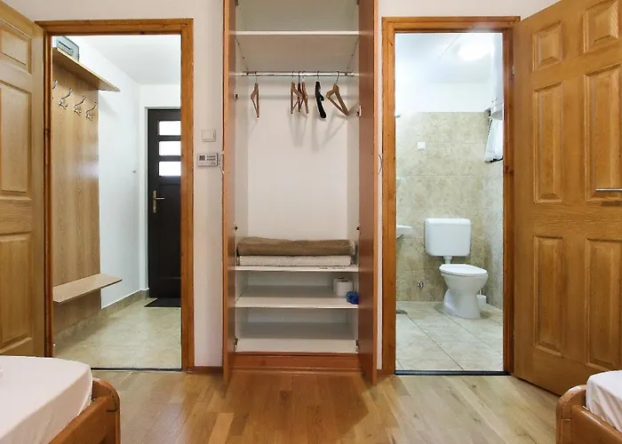 Hodoseri Vadaszhaz Hotel *